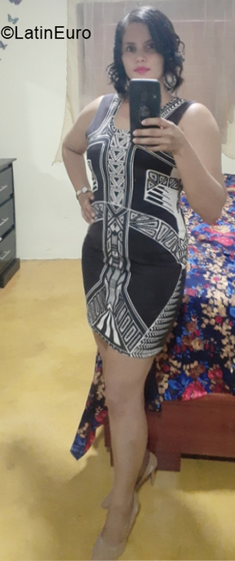 Date this gorgeous Dominican Republic girl Elio from Santo Domingo DO39890