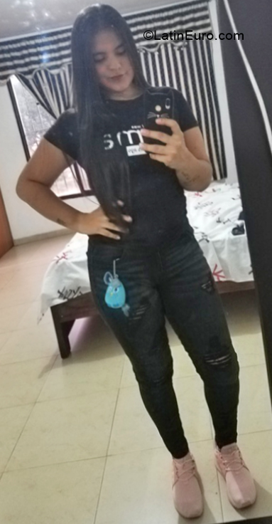 Date this stunning Colombia girl Johanna from Cali CO30493