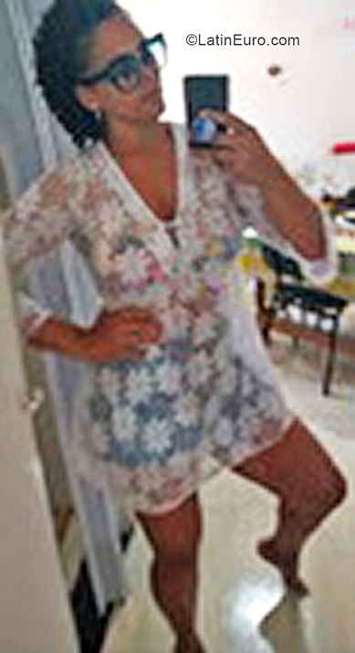 Date this athletic Brazil girl Patricia from Salvador BR11401