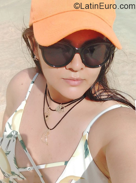 Date this foxy Venezuela girl Ivana from Maracay VE3991