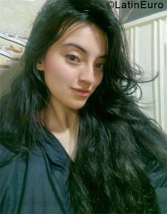 Date this lovely Colombia girl Pau from Bogota CO30613