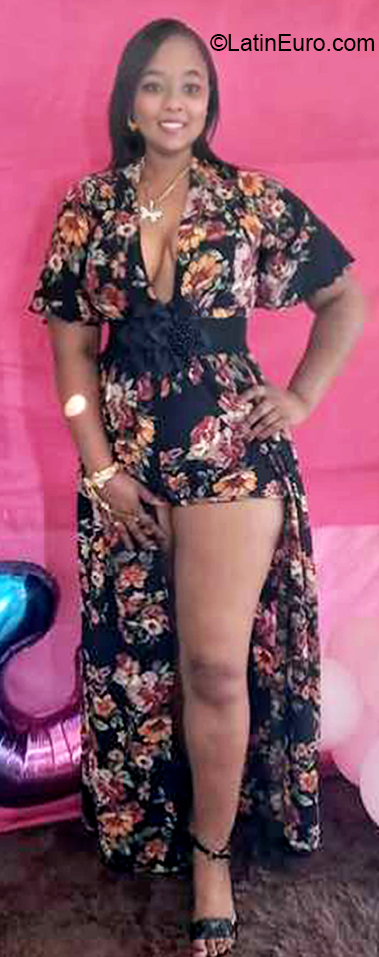 Date this attractive Dominican Republic girl Aura from Santiago DO40069