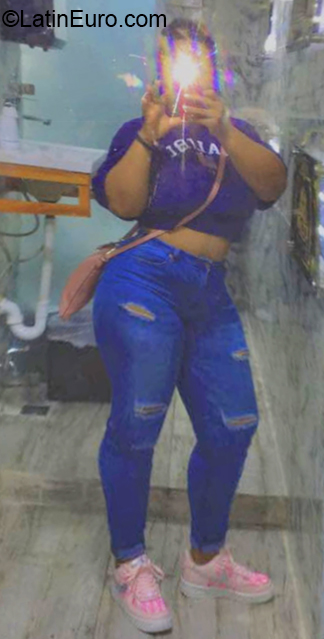 Date this tall Dominican Republic girl July from Santo Domingo DO40116
