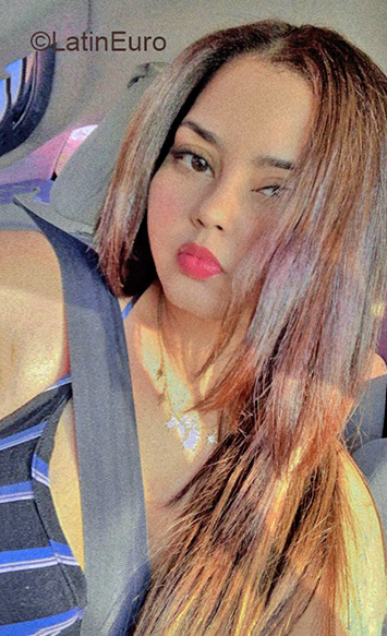 Date this foxy Dominican Republic girl Lia from Santo Domingo DO40139