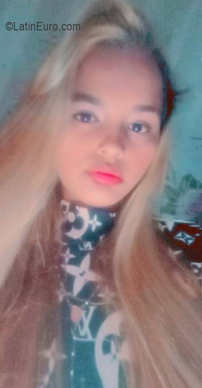 Date this delightful Venezuela girl Carolina from Acarigua VE4063