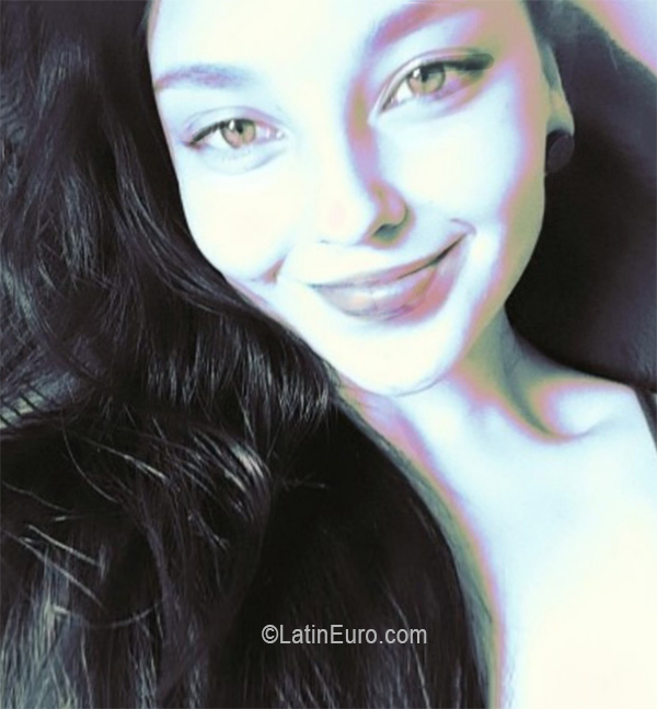 Date this delightful Colombia girl Andrea from Chia CO30828
