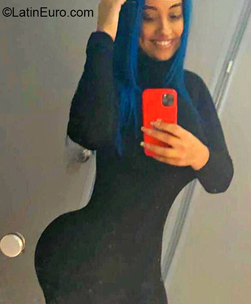 Date this happy Dominican Republic girl Ana from Santiago DO40231