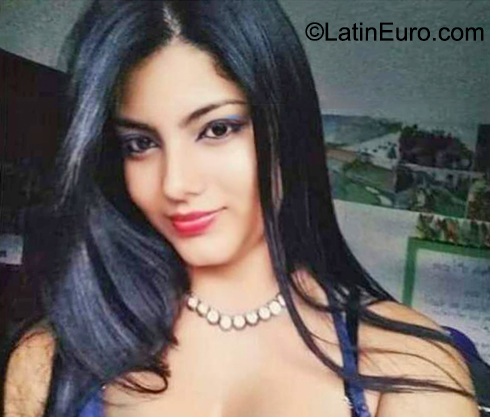 Date this young Colombia girl JULIETTA from cali CO31618