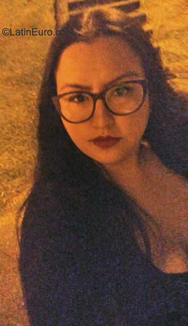 Date this sensual Colombia girl NAILYN from Medellin CO30998