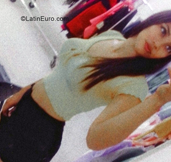 Date this charming Venezuela girl Greidi from Punta De Mata VE4106