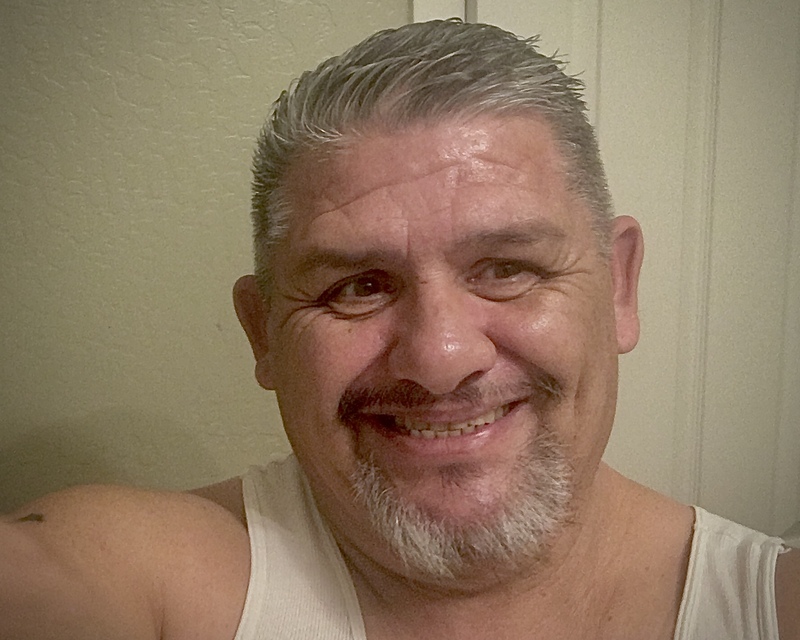 Date this tall United States man Agood12know from Glendale US21618