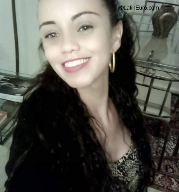 Date this athletic Brazil girl Maria Estela from Castro BR12091