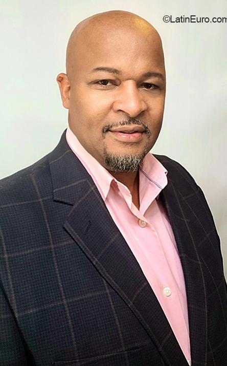 Date this voluptuous United States man Bobby from Katy US21861
