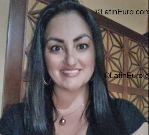Date this passionate Costa Rica girl Yesenia from Alajuela CR553