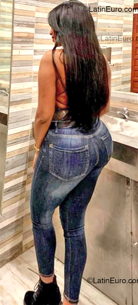 Date this cute Spain girl Vicky from Galicia ES871