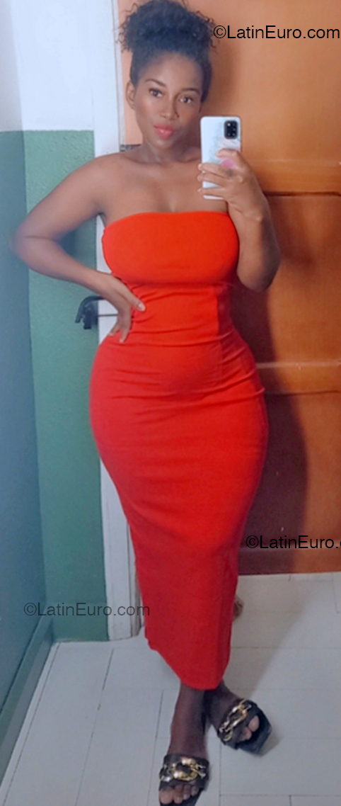 Date this foxy Ecuador girl Stefania from Guayaquil EC1074