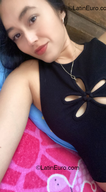 Date this sultry Colombia girl Elena from La Virginia CO33158