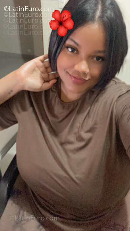 Date this athletic Dominican Republic girl Mara from Santo Domingo DO55202