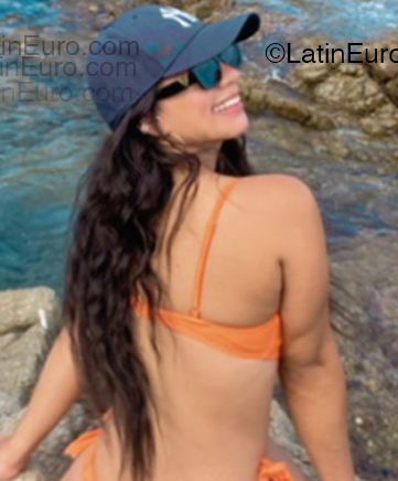 Date this young Colombia girl Yesenia from Ibague CO33390