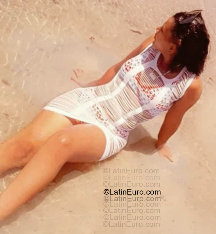 Date this funny Dominican Republic girl Awilda from Santiago DO55368