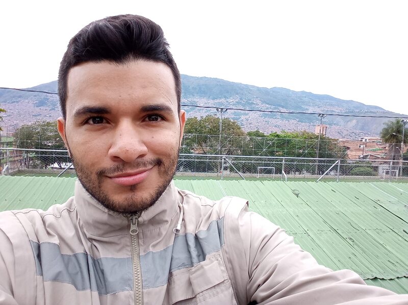 Date this voluptuous United States man Andres from Medellin CO33565