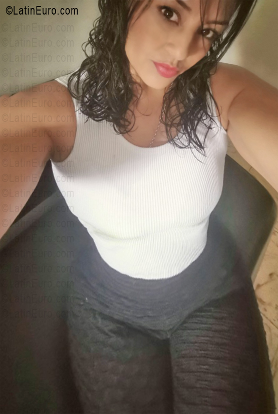 Date this tall Colombia girl Ana from Cali CO33659