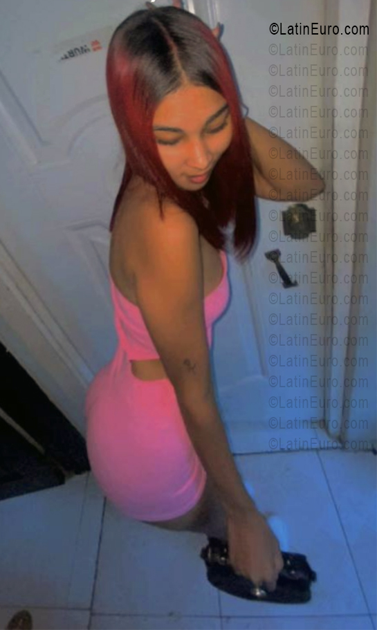 Date this lovely Dominican Republic girl Letizia from Santo Domingo DO56172