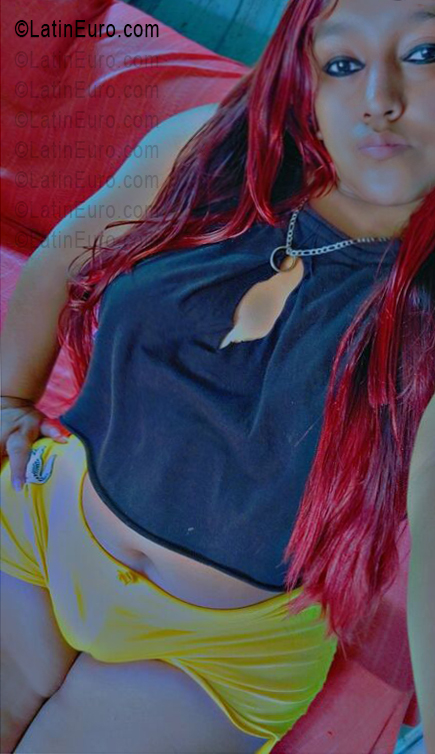 Date this voluptuous El Salvador girl Yanet from San Salvador SV198