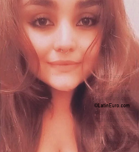 Date this sultry Chile girl Karol from Santiago CL452