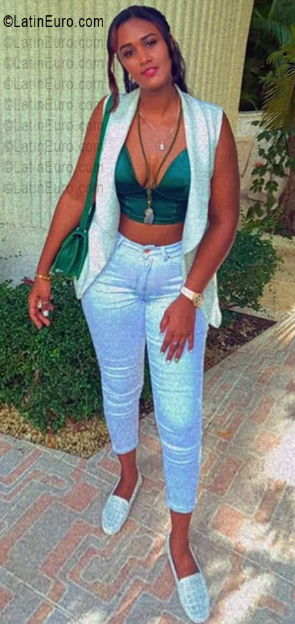 Date this nice looking Dominican Republic girl Manuela from Santo Domingo DO56207