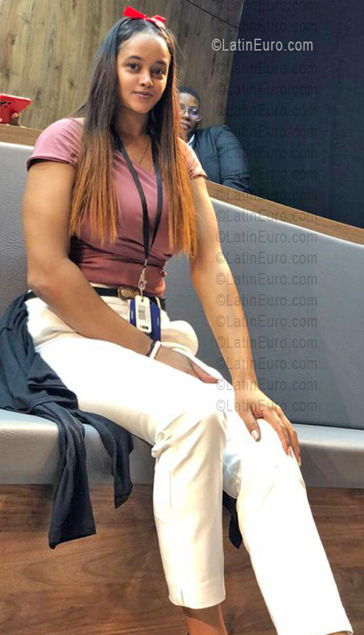 Date this attractive Colombia girl Grace from Cali CO33685