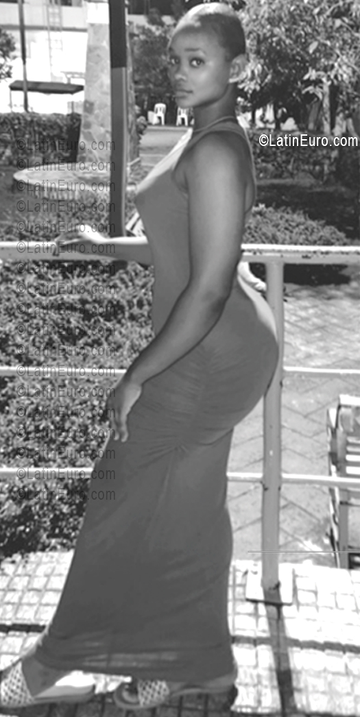 Date this sensual Dominican Republic girl Magalis from Dajabon DO56251