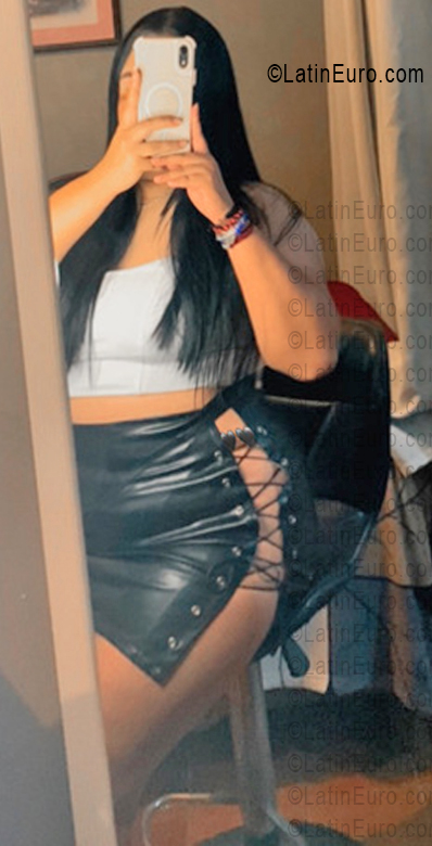 Date this happy Mexico girl Val from Nuevo Leon MX2790