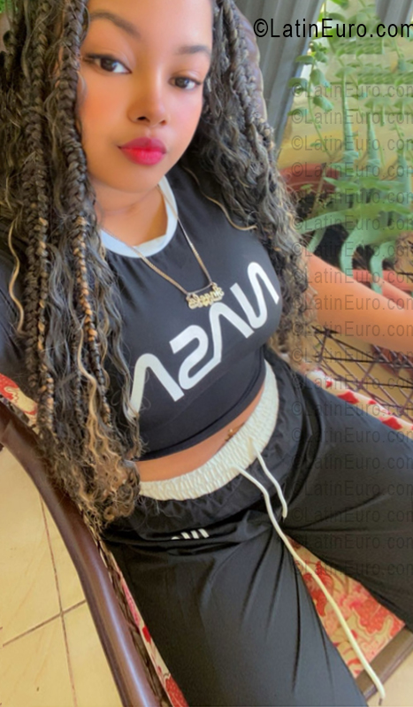 Date this sensual Dominican Republic girl Angela from San Pedro de Macoris DO56290