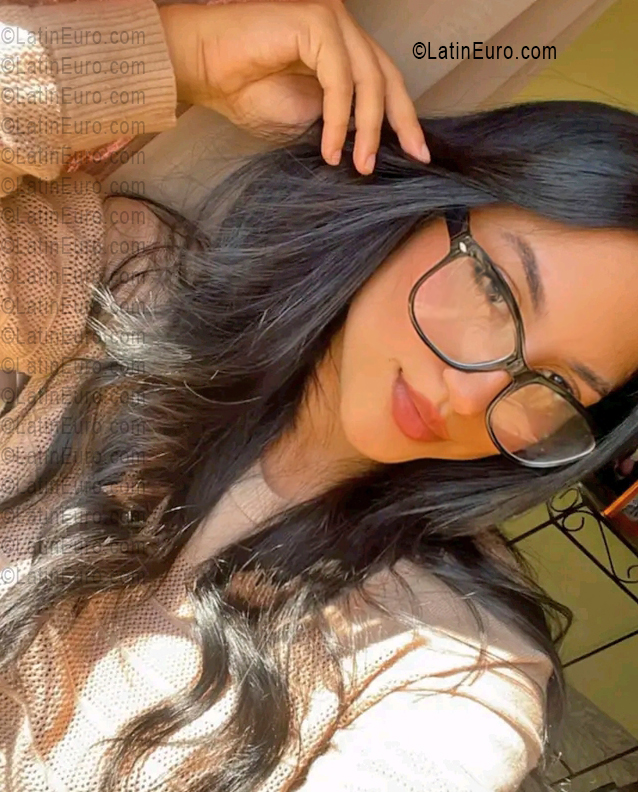 Date this georgeous Venezuela girl Leonella velasquez from Maturin VE5595