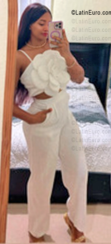 Date this good-looking Dominican Republic girl Karina from La Romana DO56301