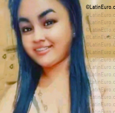 Date this voluptuous Venezuela girl Amy from Valencia VE5622