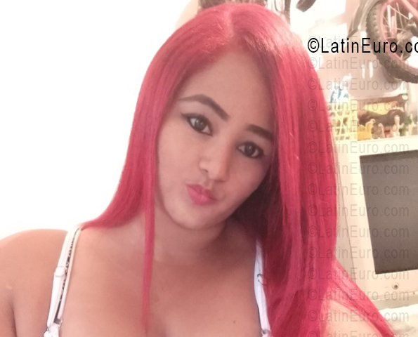 Date this passionate Venezuela girl Bileidi from Valencia VE5625