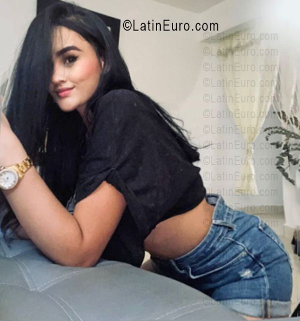 Date this exotic Colombia girl Helen from Medellin CO33726