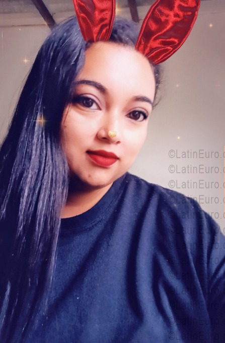Date this athletic Ecuador girl Marian from Islas Galapagos EC1138