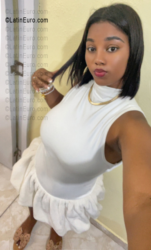 Date this happy Dominican Republic girl Cynthia from La Romana DO56377