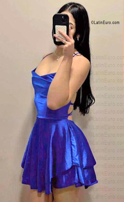 Date this nice looking Peru girl Zaida from Lima PE2166