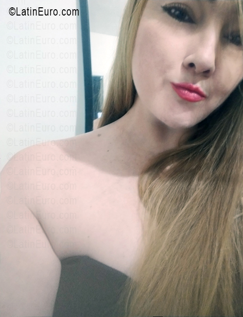 Date this fun Mexico girl Berenice from Hermosillo MX2795