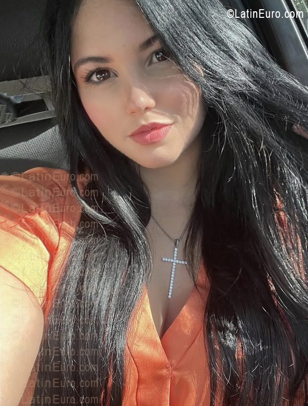 Date this good-looking Dominican Republic girl Yamely from Santo Domingo DO56483