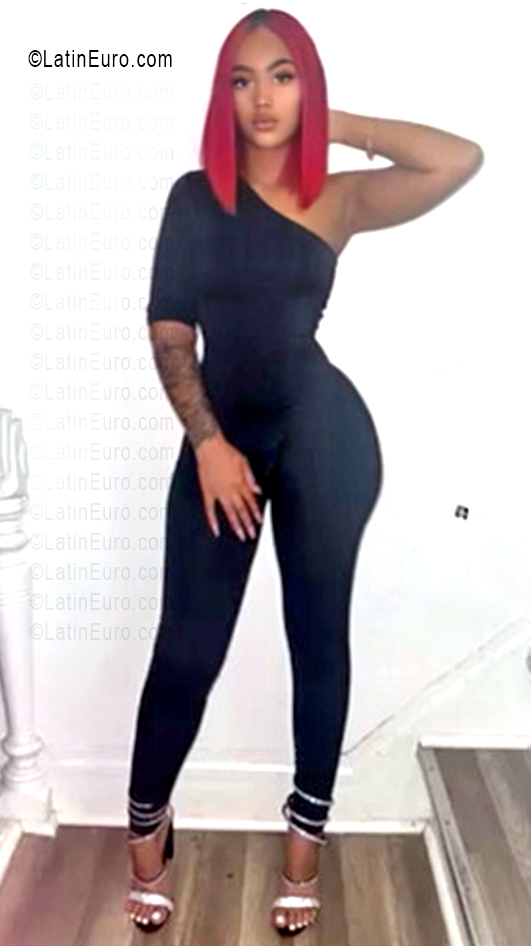 Date this attractive United States girl Jade from Newark US25548