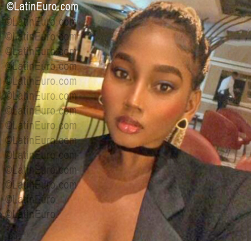 Date this voluptuous Dominican Republic girl Lizag from Santo Domingo DO56489