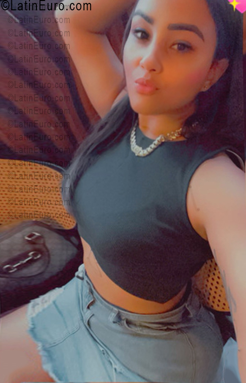 Date this voluptuous Dominican Republic girl Carolina from Santo Domingo DO56519