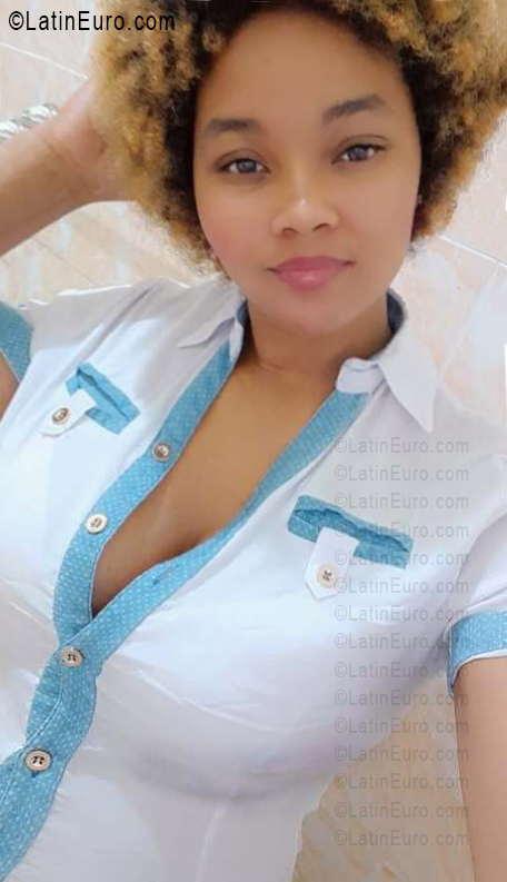 Date this hot Dominican Republic girl Elianny from Santiago DO56521