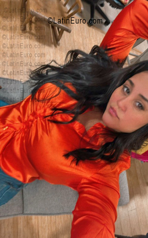 Date this hard body Dominican Republic girl Elizabeth from Santo Domingo DO56535