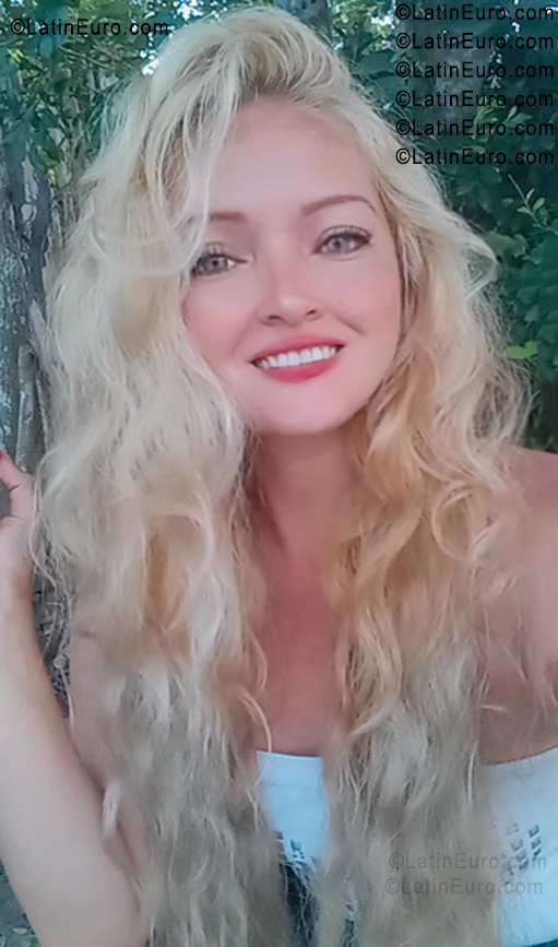 Date this tall Colombia girl Jeins from Monteria CO33768